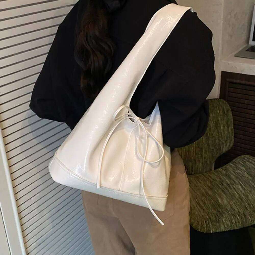 New Deisgn Oil Wax Leather Tote Large Capacity Solid Color Bow Bucket Sweet Korean Style Commuting Shoulder Bag Ladies Y260205