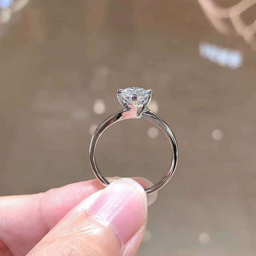 DK 1Ct Round Cut VVS Lab Diamond Ring 18K Gold IGI Certified For Weddings And Gifts Direct Source Factory Simplicity & Luxury