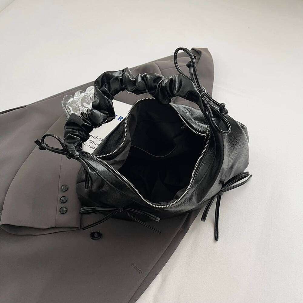 Bow Design PU Leather Shoulder for Women Pleated Cloud Bubble Small Handbag 2025 New Zipper Crescent Chic Hobo Bag Y260205