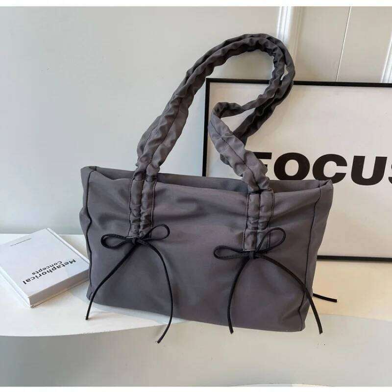 2026 New Korean Bow Fabric Shoulder Fashionable and Sweet Design Tote Bag Folded Large Capacity Commuter Women's Handbag Y260205