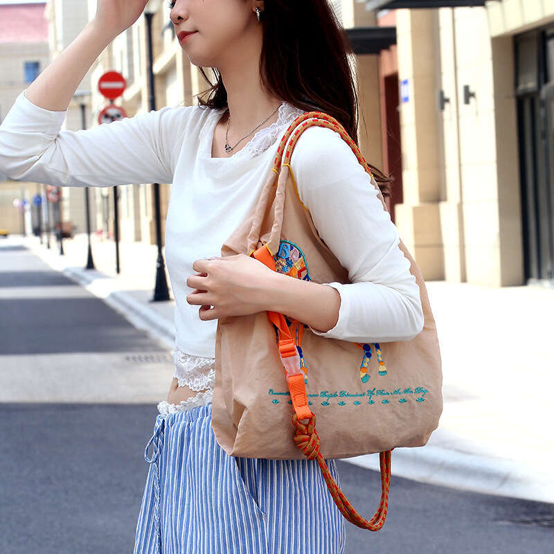 New Canvas Large Capacity Women's Shoulder Casual Versatile Handbag Crossbody Embroidered Tote Bag MASA