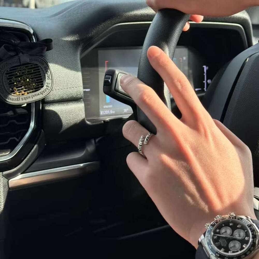 Thai Specialty Craft Russe Ekk Royal Gold for Women Simple Smooth Surface Crushed Diamond Snake Pattern Design Open Ring