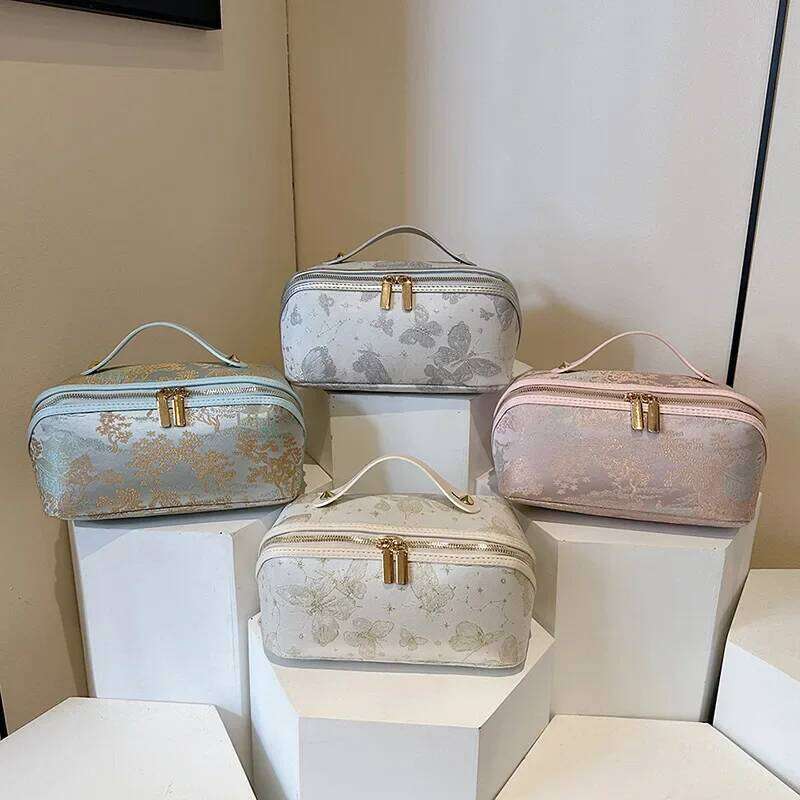 Chinese Style Portable CosmeticBag Women'S Outdoor Travel Skincare Gifts Butterfly Embroidery Makeup Bag Storage Organizer Y260206