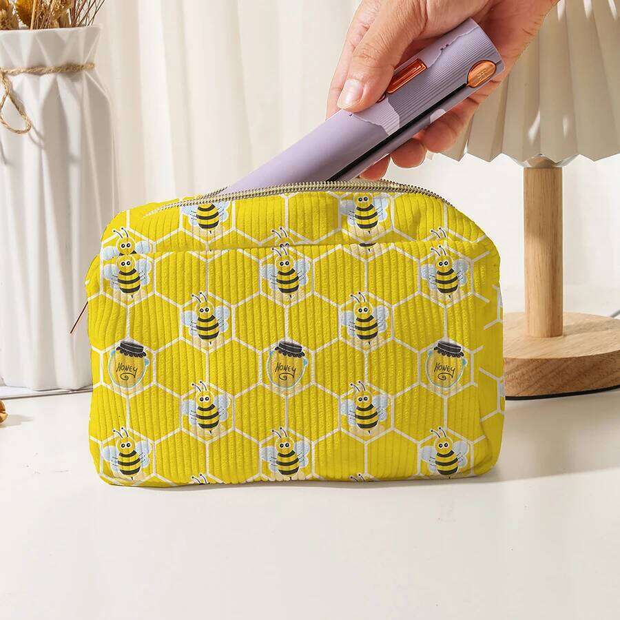 Portable Large Capacity Yellow Cosmetic Cartoon Design Women's Heart Outdoor Travel Makeup Toiletry Storage Bag Y260206