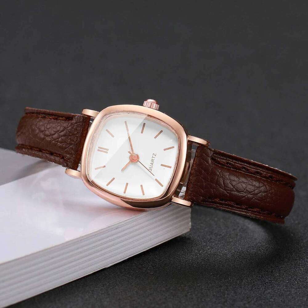 Fashion Small Dial Women Quartz Watch Ladies Simple Leather Band WristwatchesWithout Box Z260206