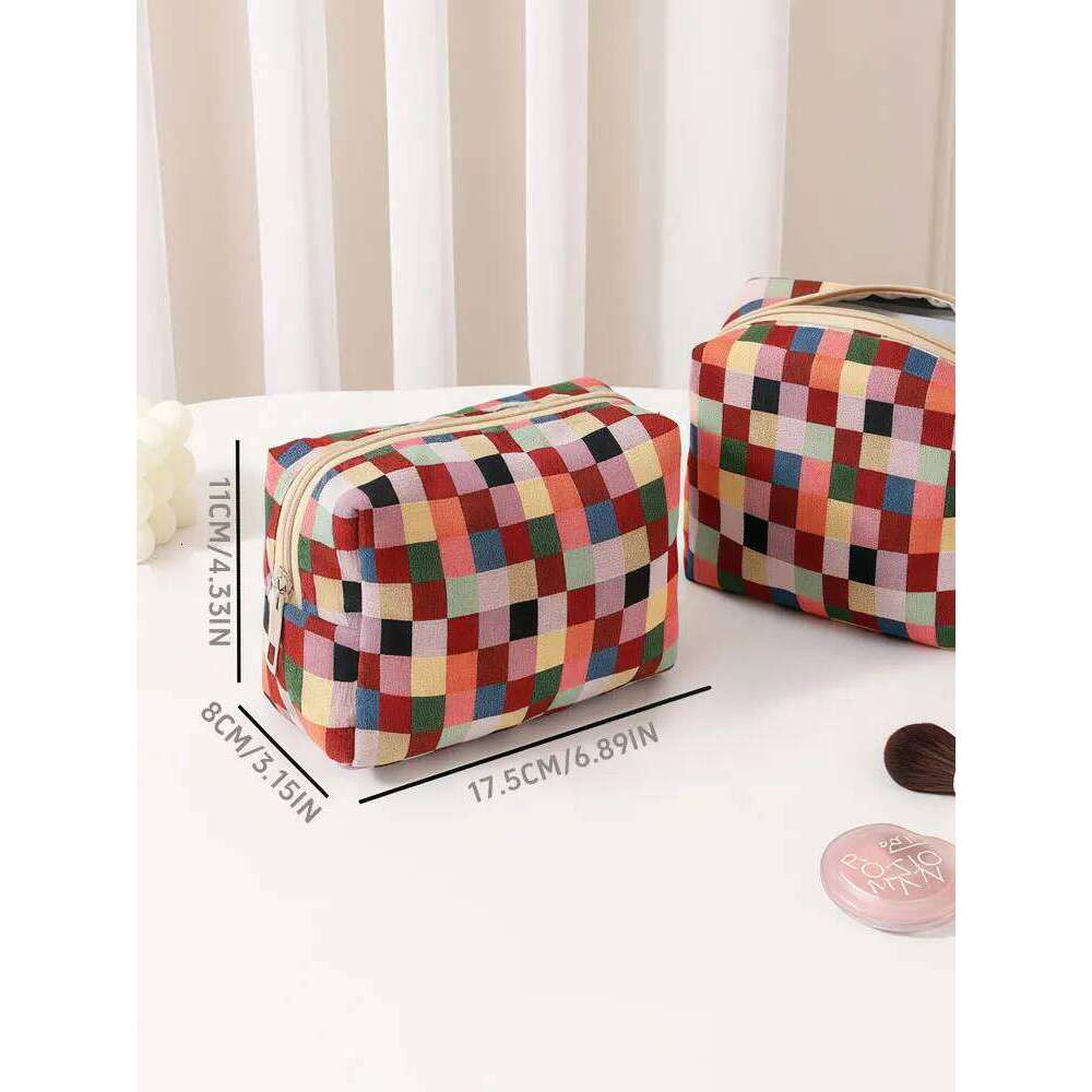 1PC Autumn and Winter new checkered travel makeup Bag Portable large-capacity clutch Y260206