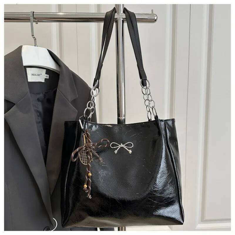 Pu Shoulder Bags for Women Small Bow Tote with Pendant Summer Designer Fashion Handbags and Purses Trend Crossbody Bag Y260205