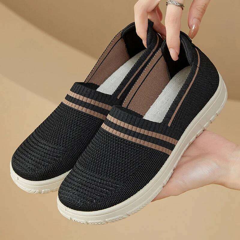 Spring New Women's Casual Sports Lightweight Comfortable Breathable Versatile Flat Discounted Shoes Free Shipping