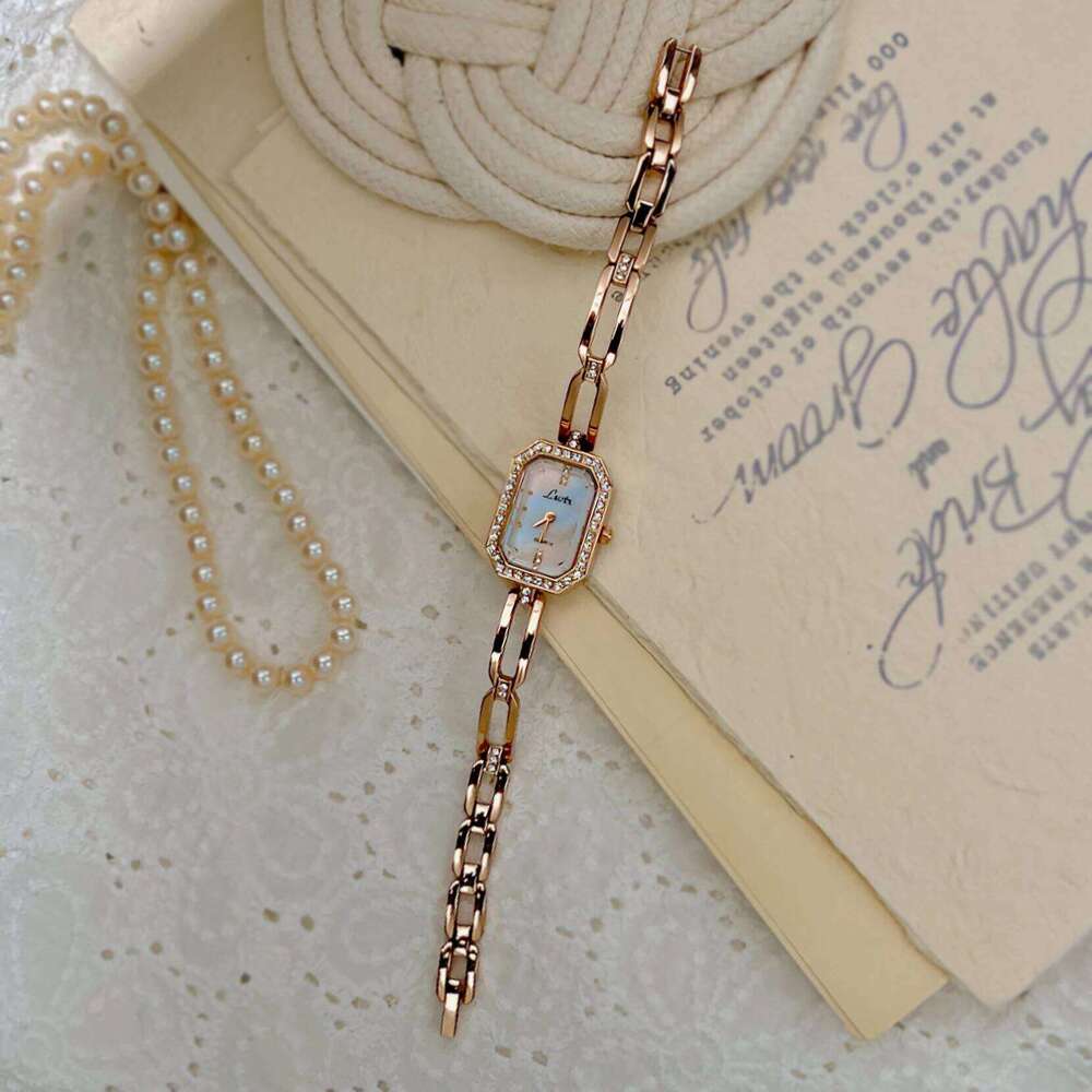 1pc Gold Tone French Style Fashionable Elegant Pearl Dial Set With Rhinestones Bracelet Watch For Women, Simple & Retr ladies Z260206