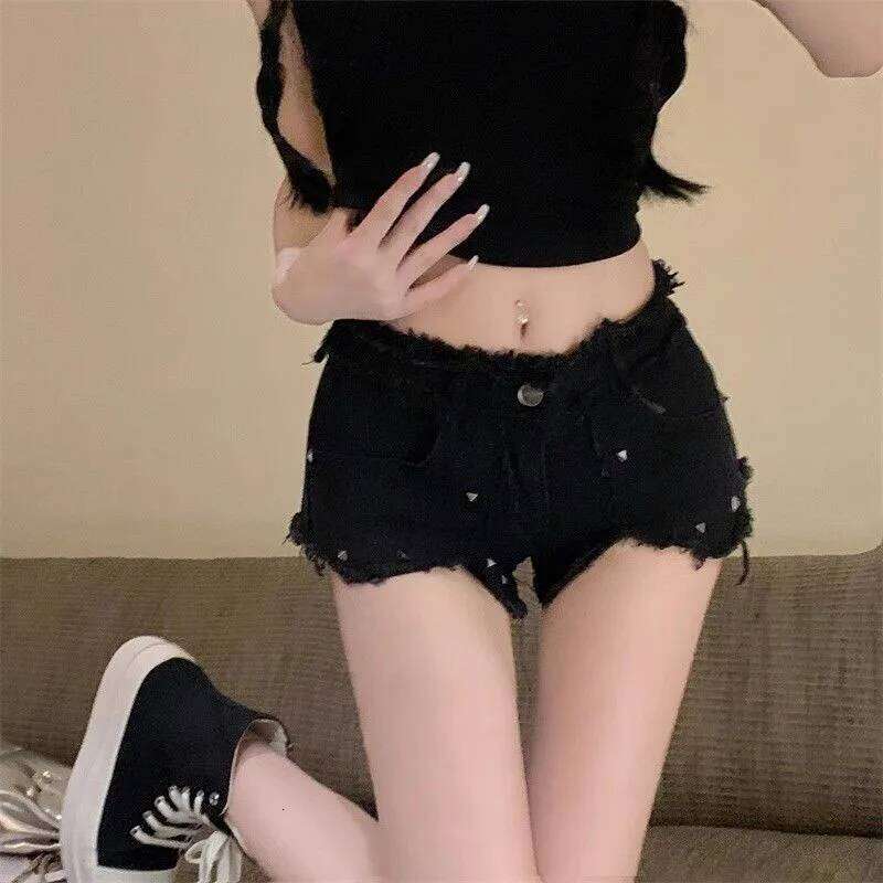 New Women's Irregular Tassels Short Jeans Harajuku Gothic Punk Rivet Decorate Denim Woman Summer Trend Sexy Black Shorts XJ260206