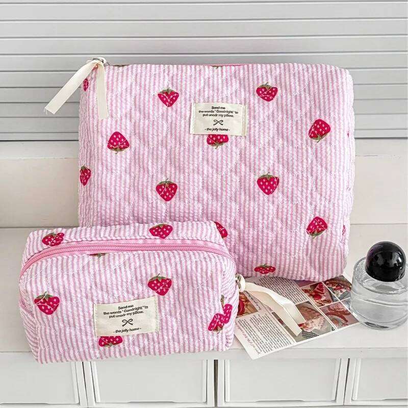 Women Cosmetic Quilted Cute Pink Strawberry Travel Organizer Toiletry Makeup Storage Pouch Handbag Ladies Zipper Bag Y260206