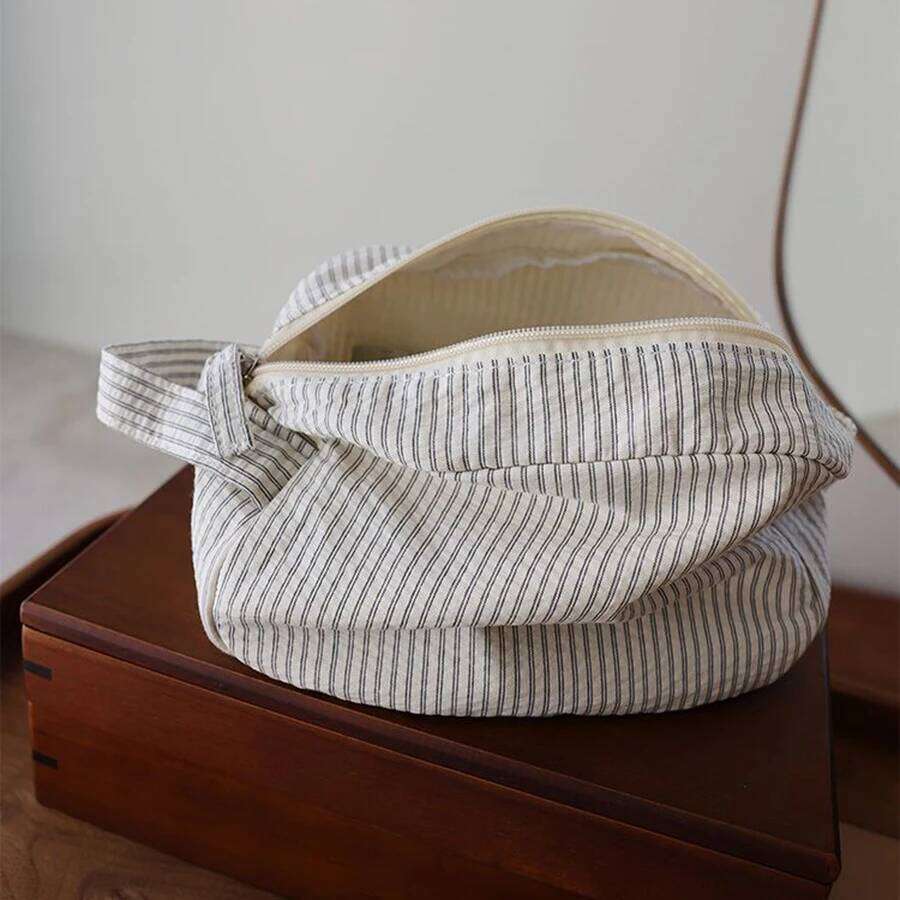 Handheld large-capacity cosmetic bags men women universal portable wash travel organizer clothing storage liner bag Y260206