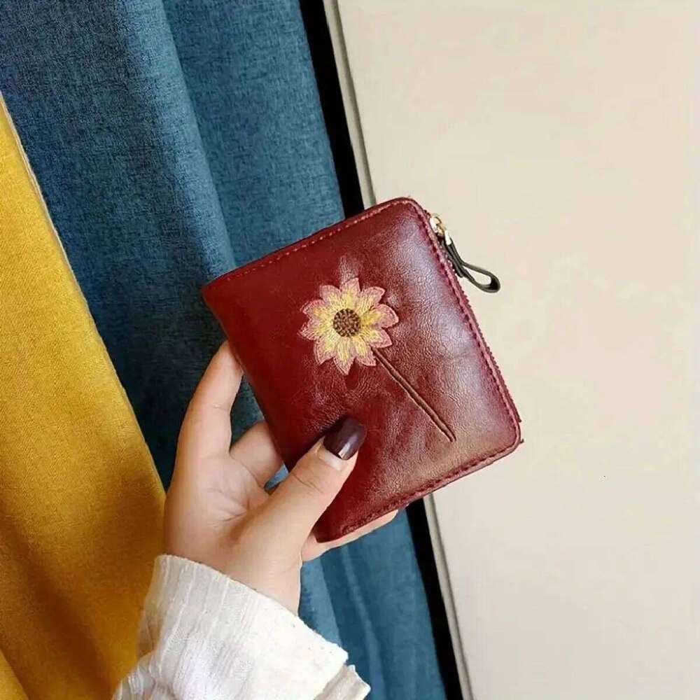 Red retro floral pattern short wallet, classic clutch purse and coin purse, textured card holder. Y260206