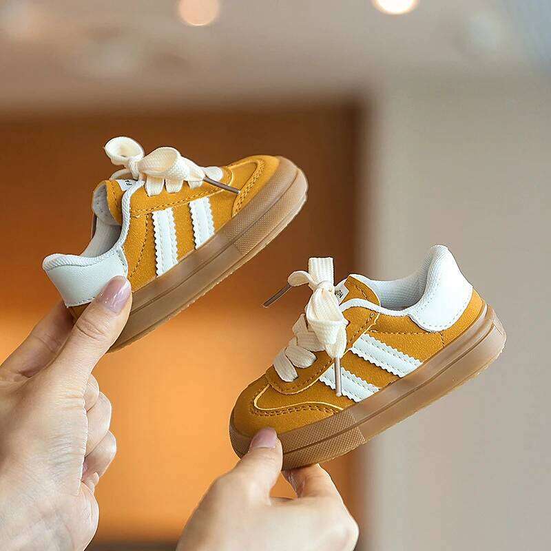 2025 New Autumn Baby Shoes Leather Toddler Kids Outdoor Boys Tennis Soft Sole Fashion Little Girls Sneakers EU 15-25 26Y0206