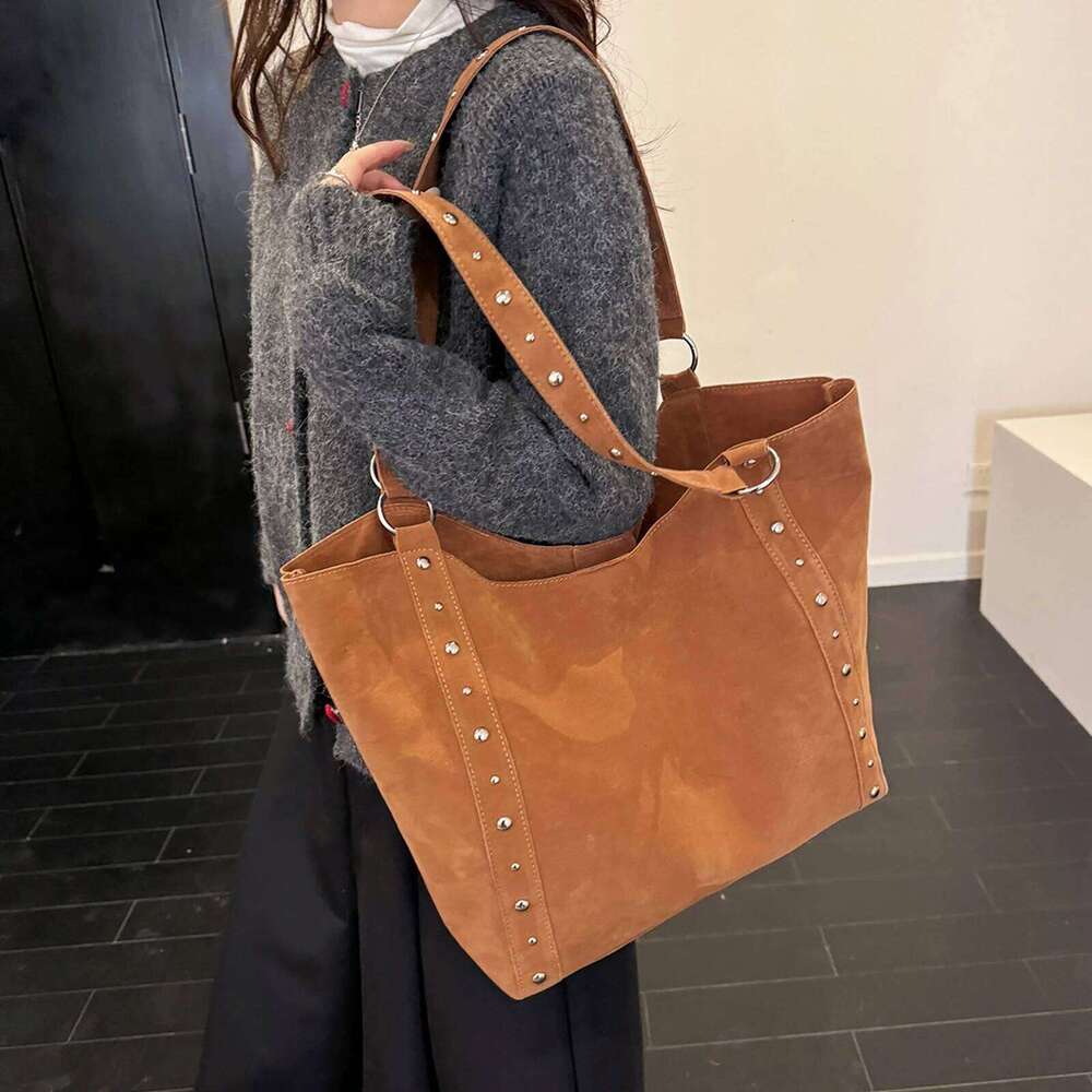 Women Faux Suede Studded Handheld Large Capacity Shoulder Rivet Underarm Tote Bag for Dating School Shopping Y260205