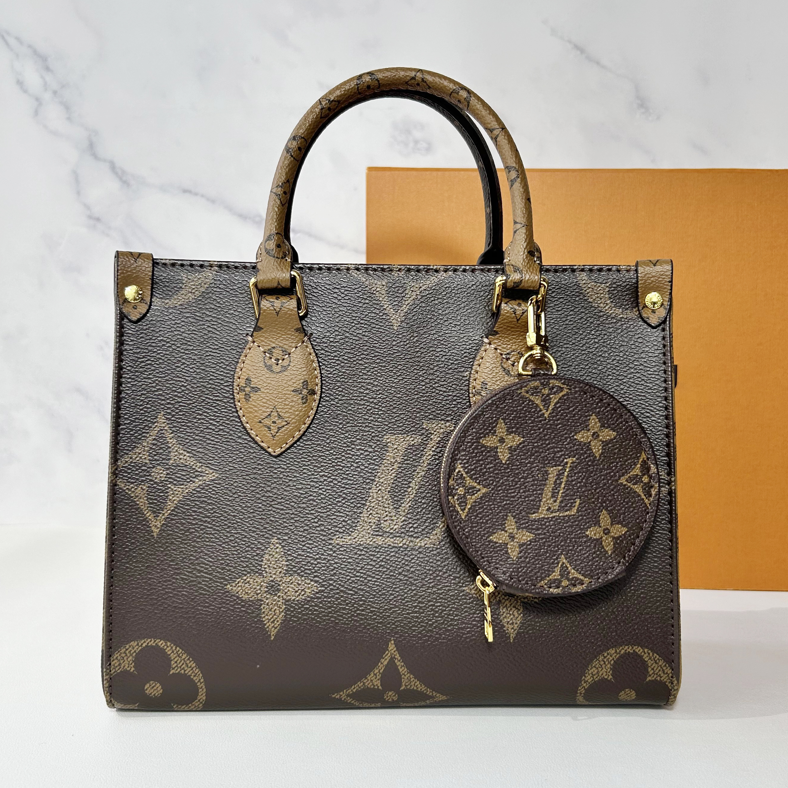 Wholesale Ladies Fashion Bag Shoulder Bag Underarm Bag Designer Simple Bag Mini Handbag Underarm Bag Classic Peplum Purse Wallet Alphabet Bag 001