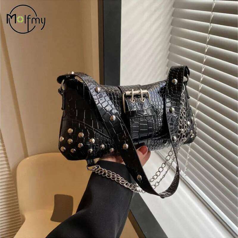 Women Shoulder Rivets Fashion Ladies Bag Trendy Rock Handbag Y2K Chain for Travel Vacation Daily Bolsa Designer Luxury Bags Y260205