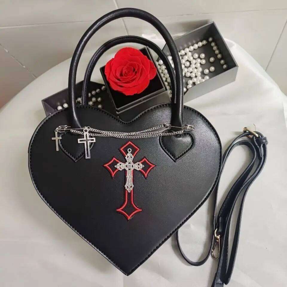 Gothic Style Women's Love Heart Purse Handbags Y2k Hot Girls Punk Shoulder Bag Metal Decoration Female Black Cool Messenger Bags Y260205