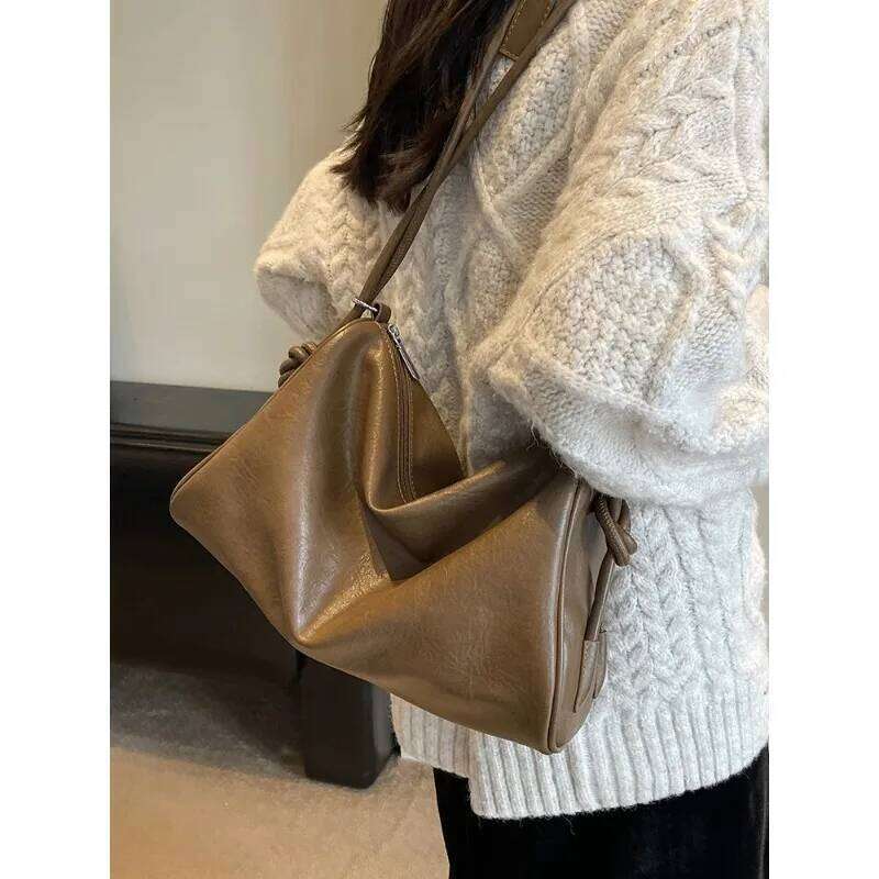 Trendy Boston Women Large Capaci New Autumn Winter Versatile Crossbody Commuting Pillow Bag Soft PU Leather Y260205