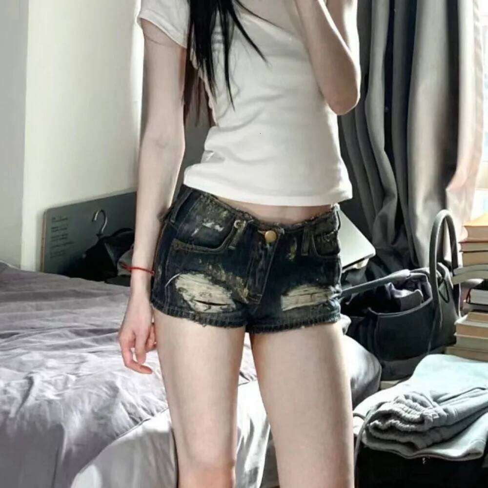Women Vintage Shorts Skinny Punk Streetwear Prevalent Spicy Summer Hole American Style Ripped Y2k E-Girl Sexy Denim New Arrival XJ260206