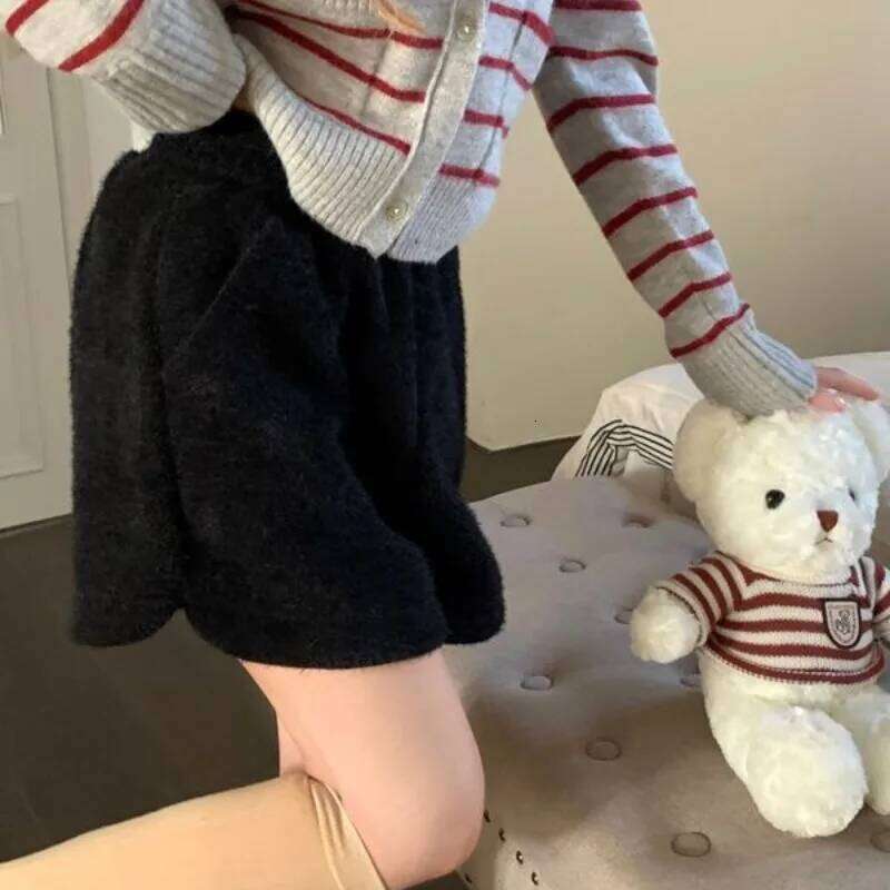 Fluffy Shorts Women Winter A-line High Waist Casual Wide Leg Trousers Ladies Sexy Solid Color Streetwear Fashion Warm Soft Cozy XJ260206