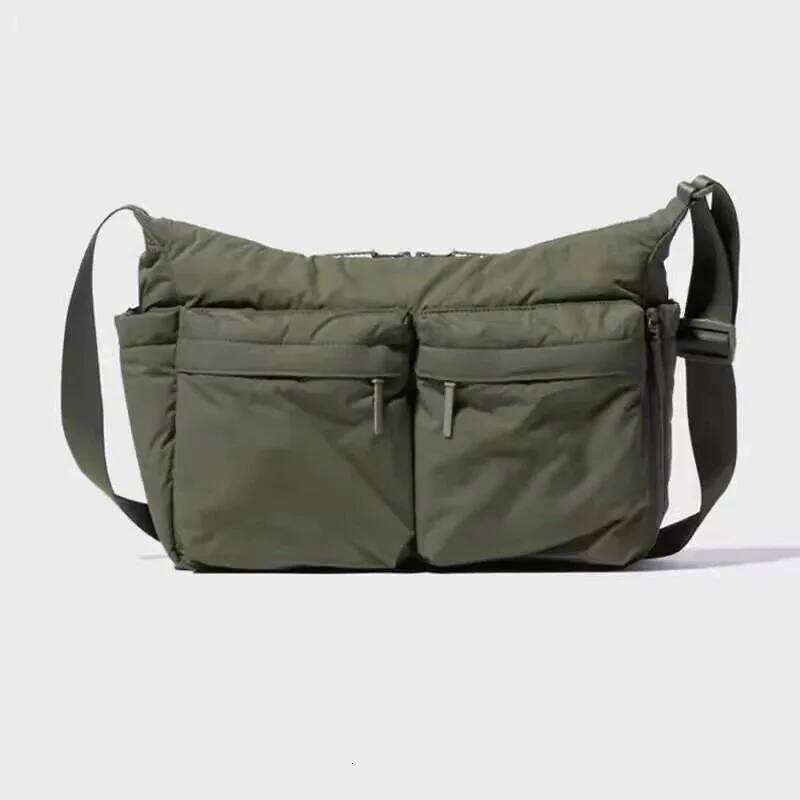 Top Quality Thickened Casual Messenger Single Shoulder Large Capacity Laptop Bag, Multi Pocket Sports Bag for Men Women XJ260129