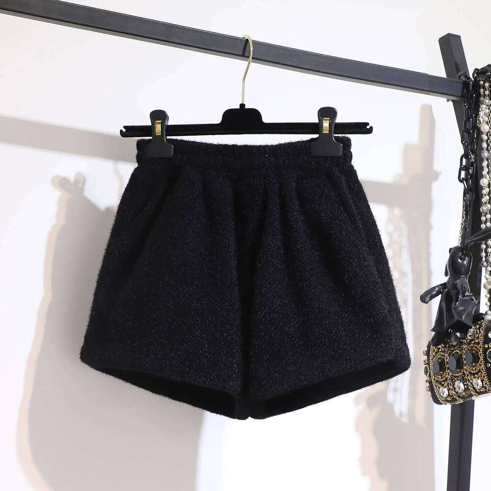 Fashionable High-Waist Short Pants Women's Summer New Arrival Mink Velvet Autumn Winter Season Stylish Mid Waist Shorts XJ260206