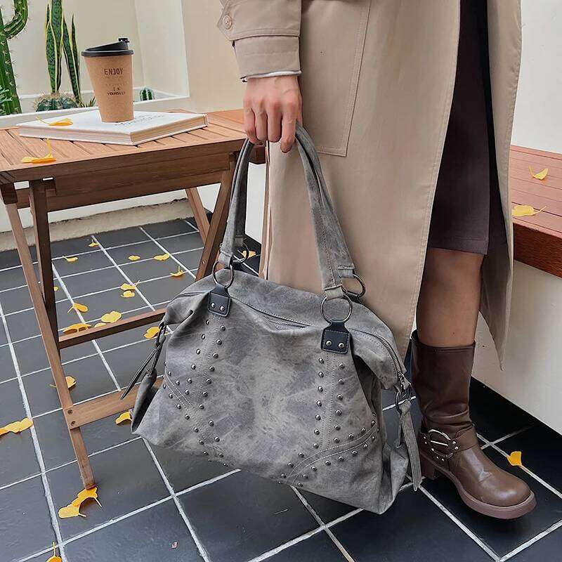 LEFTSIDE Rivets Large Capacity PU Leather Shoulder Bag for Women 2025 Winter Luxury Lady Punk Style Designer Tote Bags Handbags Y260205