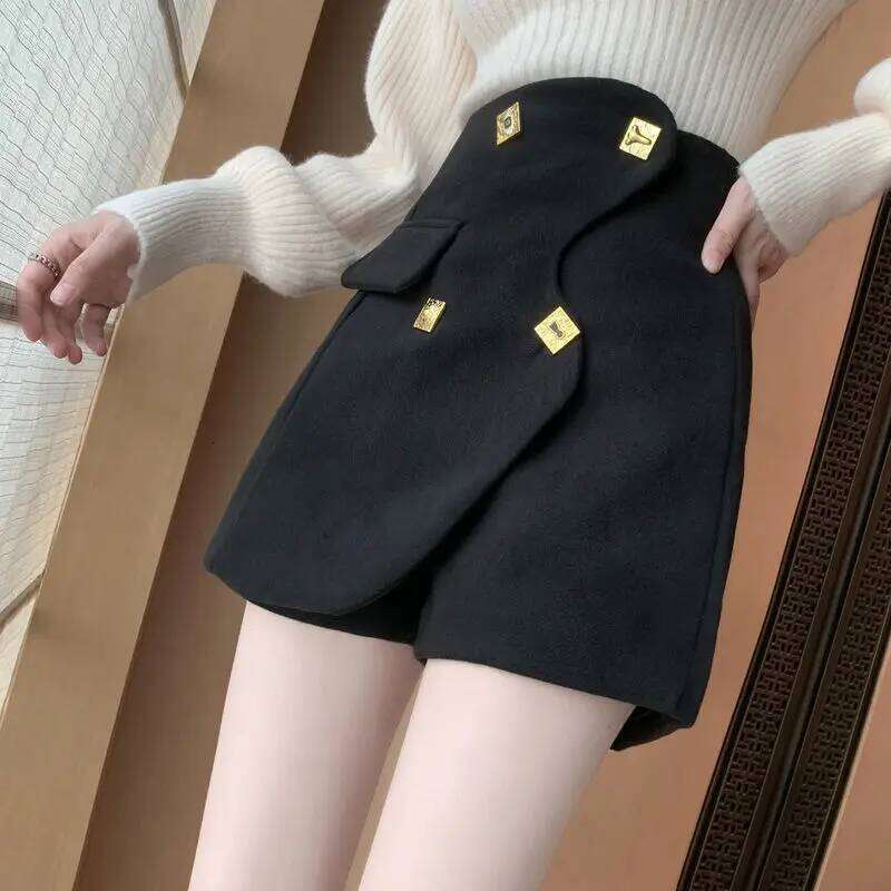 Black Woolen Shorts Women 2024 New Autumn Winter High Waist Slimming Loose Casual Wide Leg A-line Skirt for External Wear XJ260206