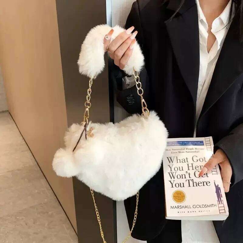 Faux Fur Heart-shaped Women Small Handbags Fluffy Plush Ladies Chain Shoulder Bag Fashion Female Furry Daily Clutch Purse XJ260129