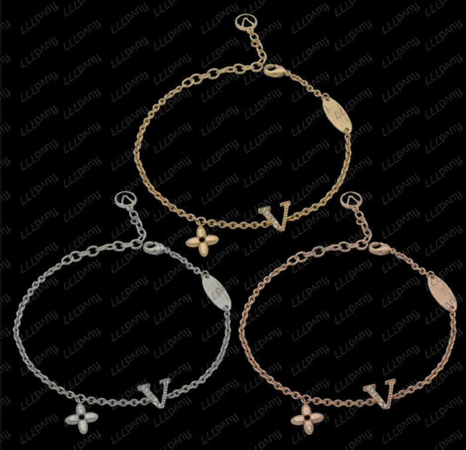 Luxury Women Bracelet Designer V-letter Charm Pendant Necklace Diamond Womens Bracelet Earring Jewelry Stud Gifts