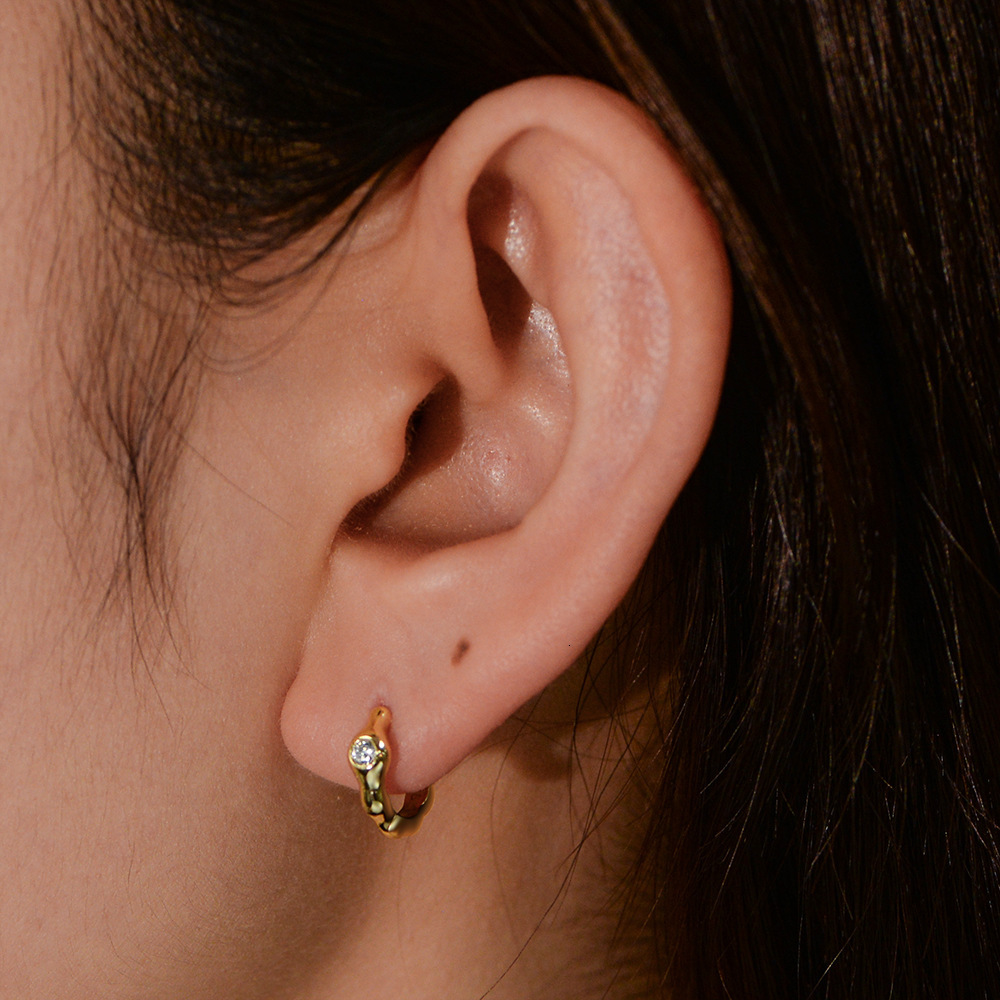 s925 sterling silver irregular geometric earrings for women, simple ear cuffs, vintage light luxury versatile commuter style, foreign