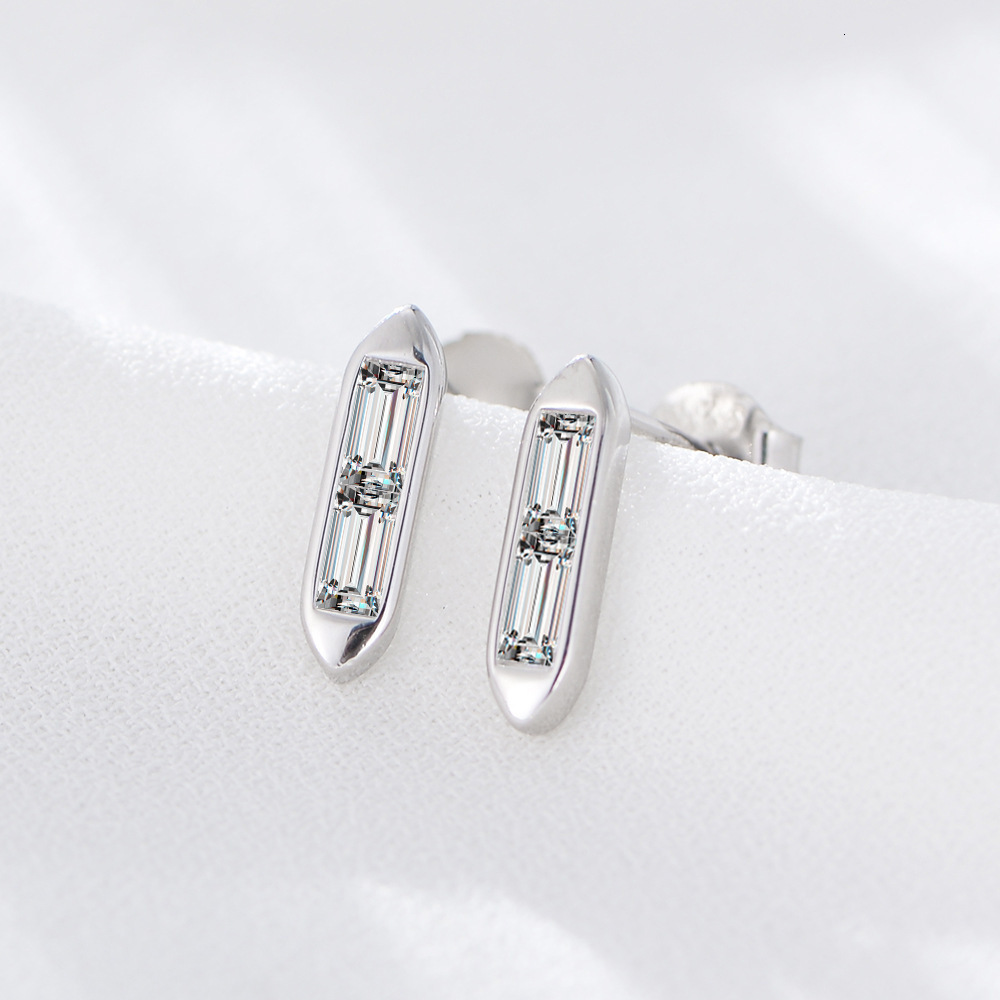 Korean-style S925 sterling simple geometric versatile elegant square zirconia stud earrings for women, light luxury silver jewelry