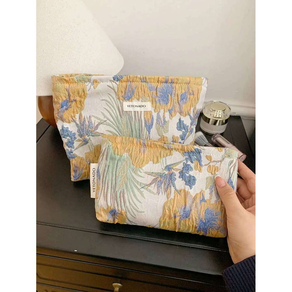 1pc/set Embossed Flower Fashion Portable Clutch Holiday Toiletry Makeup Bag, Light Zipper Storage B Y260206