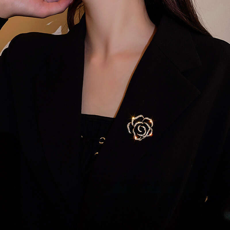 Black Camellia Brooch Women's Niche Design Black French Brooch Luxury Suit Pin Accessory