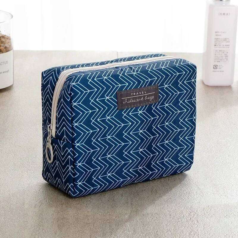 Cute Mini Portable Carry-on Girls Toiletry Travel Beauty Organizer Flower Purse Makeup Storage New Cosmetic Bag Y260206