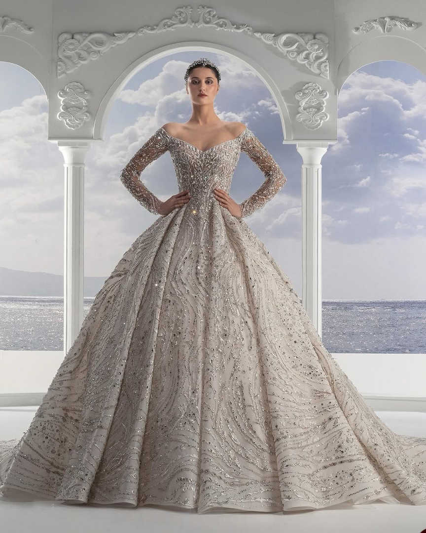 Luxurious Beaded Pearls Wedding Dress With Train Illusion V-neck Long Sleeve Bridal Gown Customized Modest Dresses For Bride