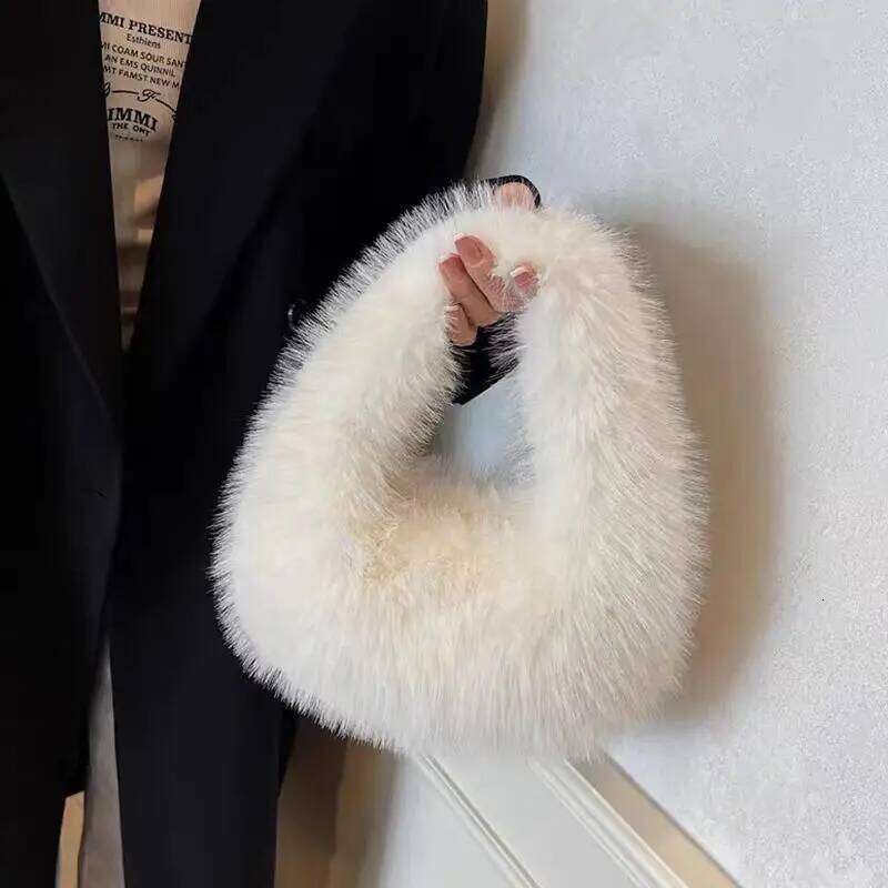 Soft Plush Half Moon Faux Fur Party Clutch Lady Handbags Fluffy Female Winter Purse Casual Tote Fashional Bag XJ260129