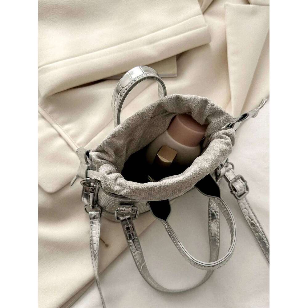 Lightweight Business Casual Mini Metallic Crocodile Embossed Bucket Drawstring Design Novelty Bag For Teen Girls Women Y260205