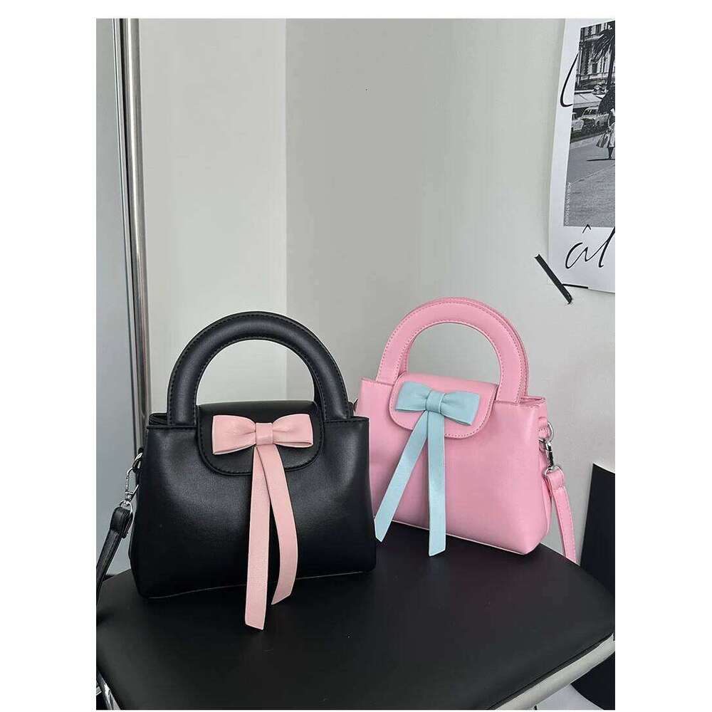 miyagawa Exquisite Small Bags for Women 2024 New Single Shoulder Crossbody Classroom Commuting Cute Pink Bow Handheld Square Bag Y260205