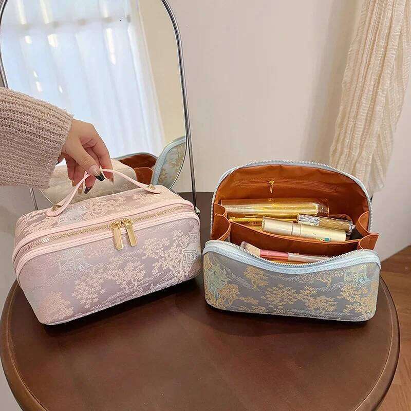Chinese Style Portable CosmeticBag Women'S Outdoor Travel Skincare Gifts Butterfly Embroidery Makeup Bag Storage Organizer Y260206