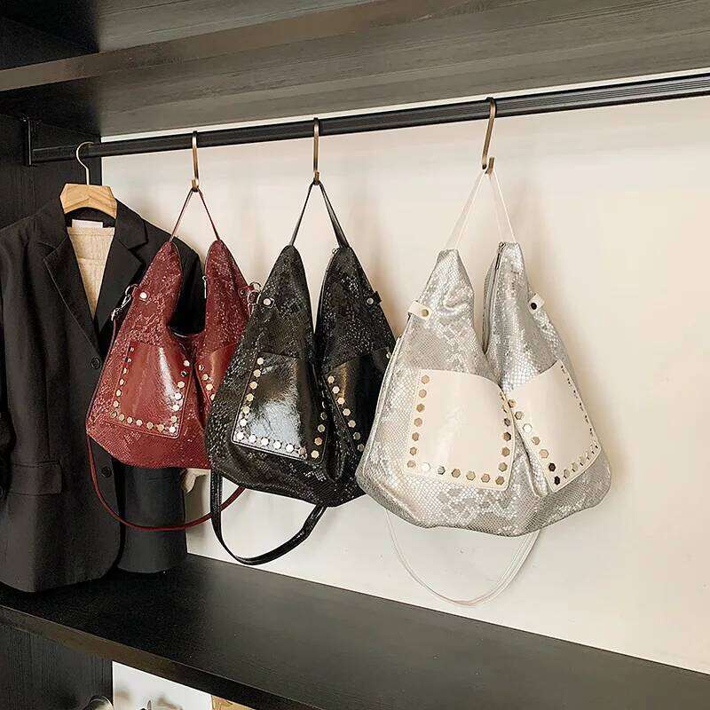 Glamour Motorcycle Shoulder Bags for Women Pattern Rivet Decor Large Capacity Shopper Tote Designer Handbags Y260205
