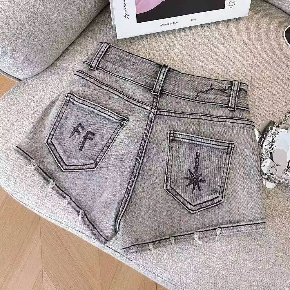 Retro Spice Girl Style Denim Shorts Women's New Mid Waist Slim Elastic Skull Printed Sexy Y2k Super Short Hot Pants C260206