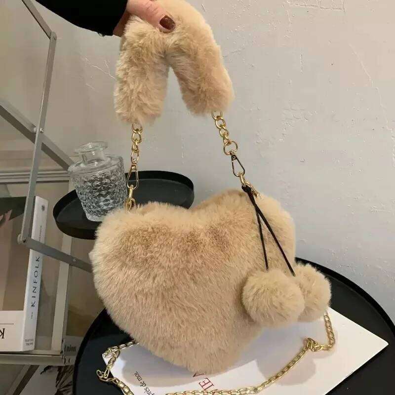 Faux Fur Heart-shaped Women Small Handbags Fluffy Plush Ladies Chain Shoulder Bag Fashion Female Furry Daily Clutch Purse XJ260129