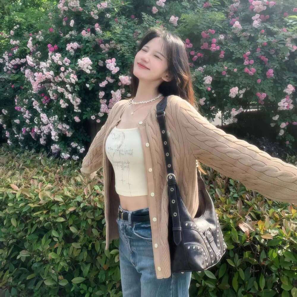 Fashion Y2k New Hot Girl Premium Retro Motorcycle Ladies Punk Rivet Armpit Shoulder Bag Y260205