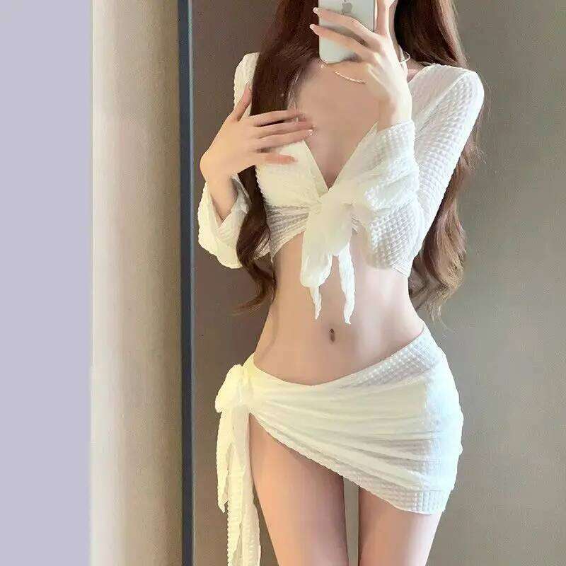 2025 New Swimsuit Women's High-end Split Four-piece Set Bikini Sexy Slim Small Breasts Gathered on the Beach for Vacation Z260206