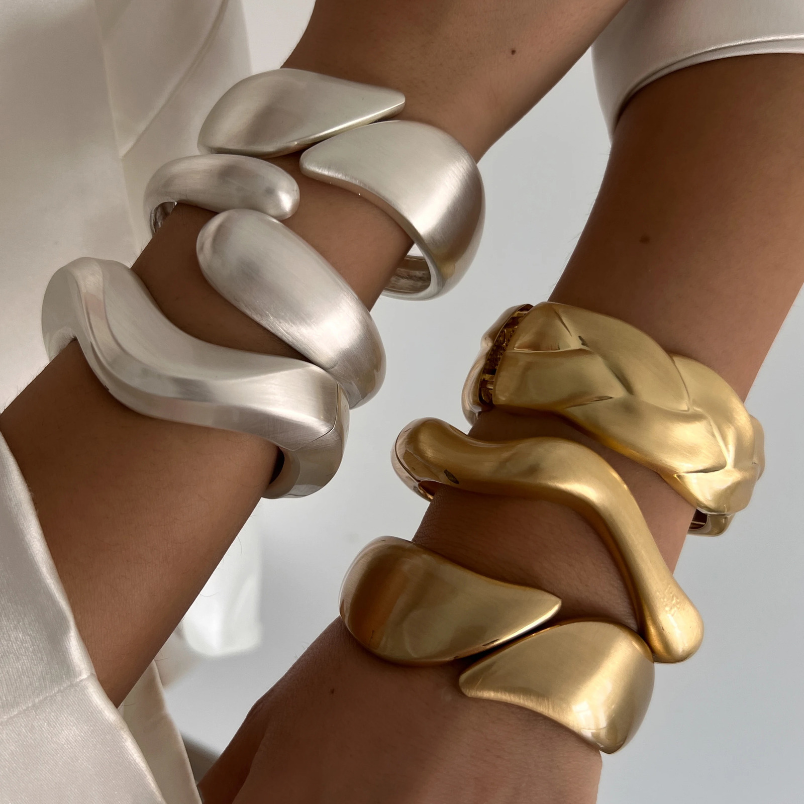 Ingemark Classic Vintage Matte Irregular Heavy Metal Chunky Wide Cuff Bangles Women Punk Gold Color Spring Bracelets Men Jewelry 260120