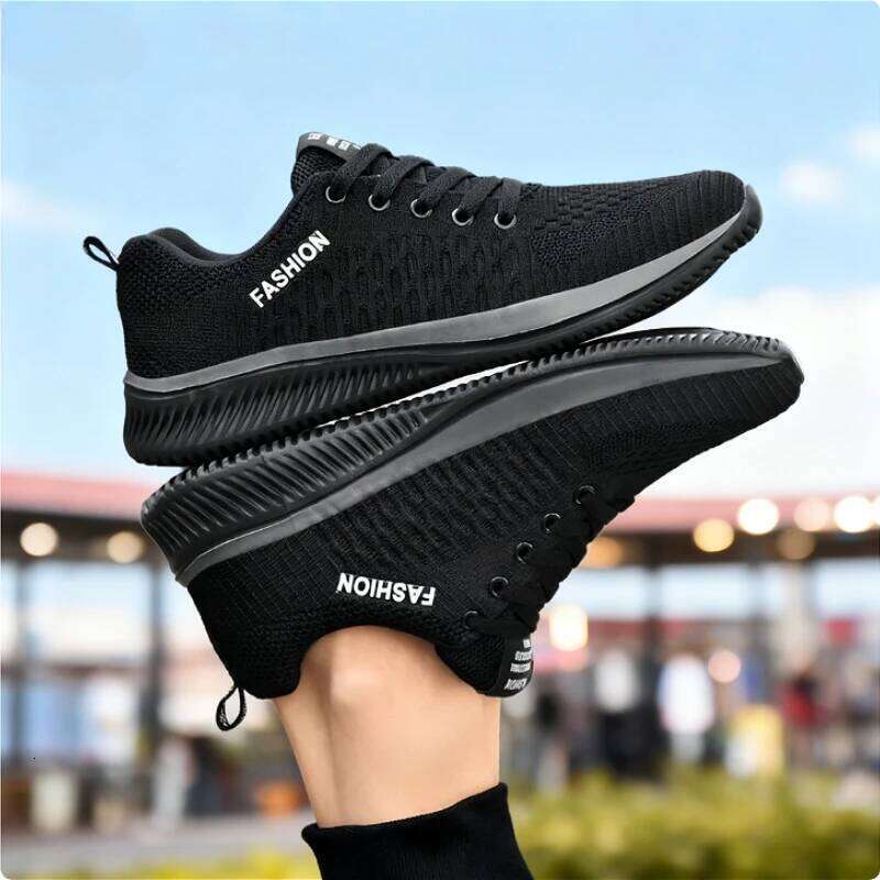 Light Breathable Sport Athletic Walking Knit Shoes 2025 Fashionable Solid Color Minimalist Causal Sneakers Men