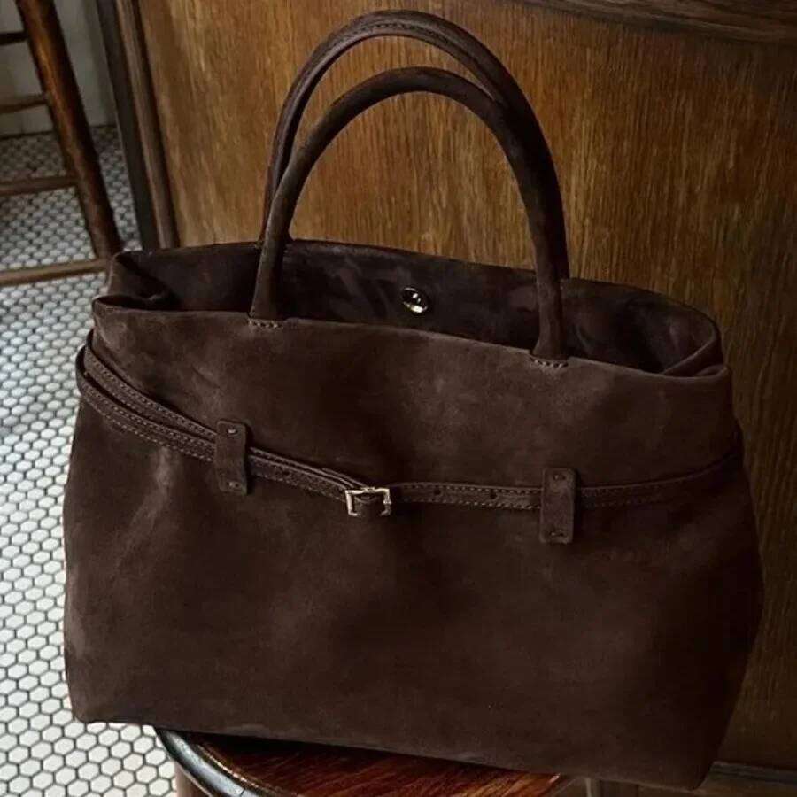 Public design 2025 autumn and winter new matte suede belt buckle portable tote lazy wind commuter women's bag Y260205