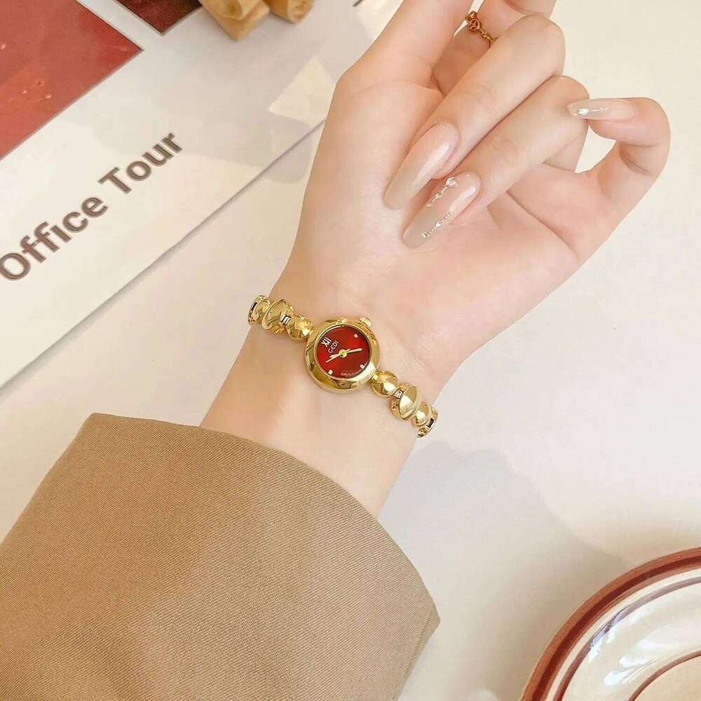 Retro Luxury Encore Red Bracelet-Style Woman Watches with Small Dial, Stainless Steel Band, Water-Resistant Quartz Movement Gift Z260206